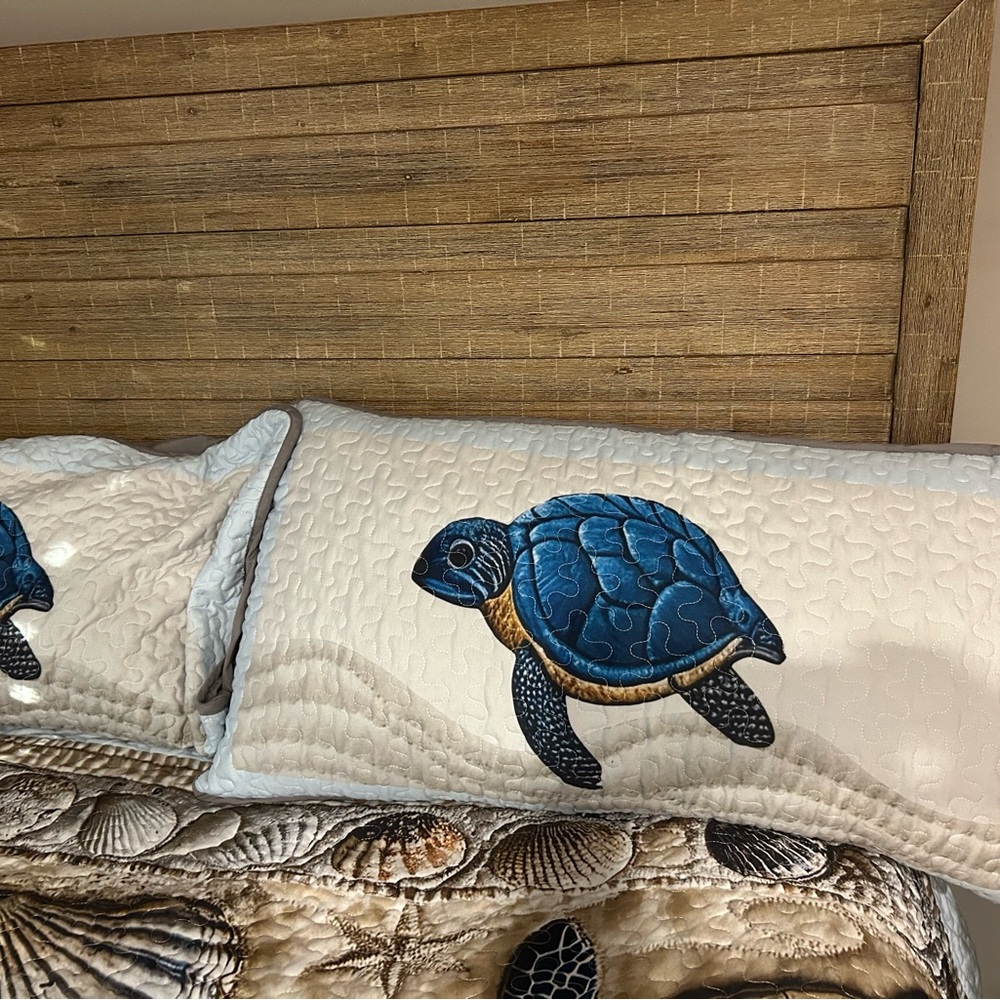 Sea Turtle Quilted Bedspread in Blue and Tan - Picture 7 of 14